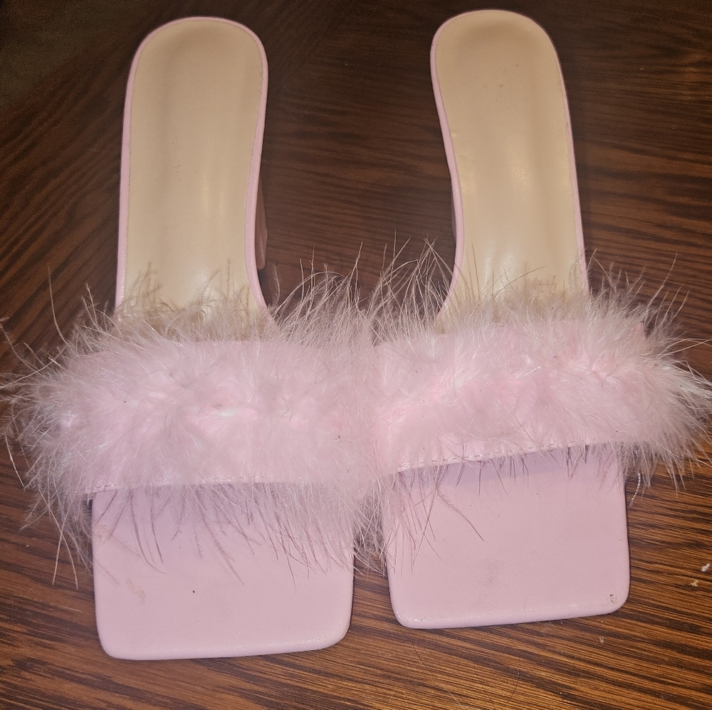 Pink Feathered Women's Mules